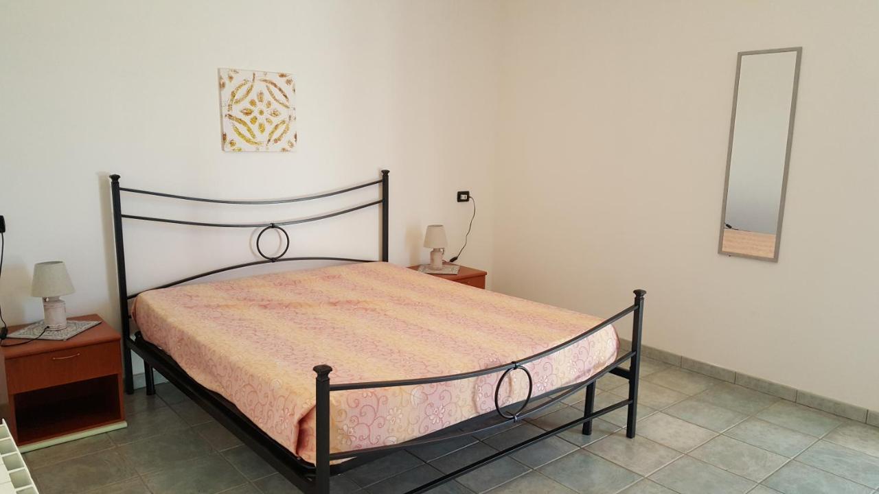 Gionny-C Apartman Budoni Kültér fotó