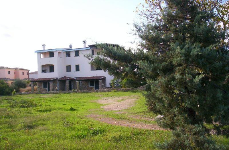Gionny-C Apartman Budoni Kültér fotó